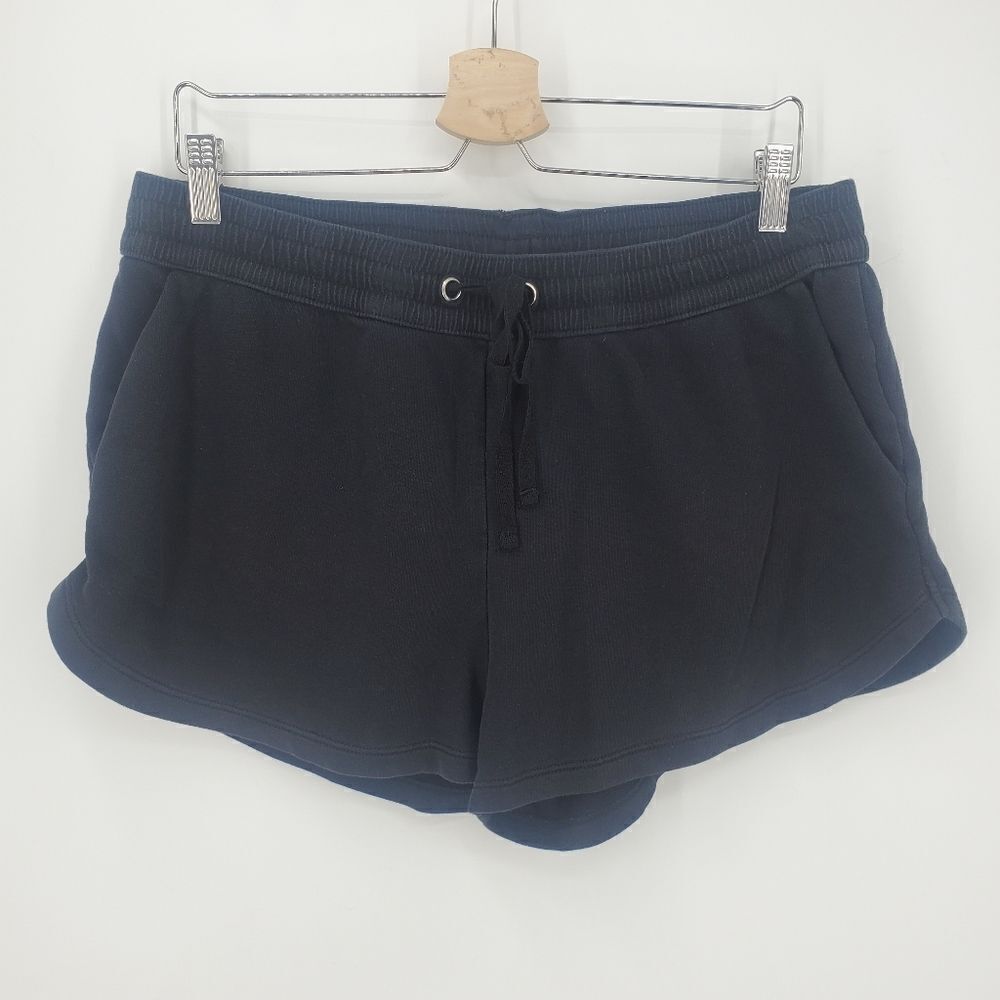 H&M Basic Basique Black Fleece Shorts With Front Pockets and Elastic Waistband